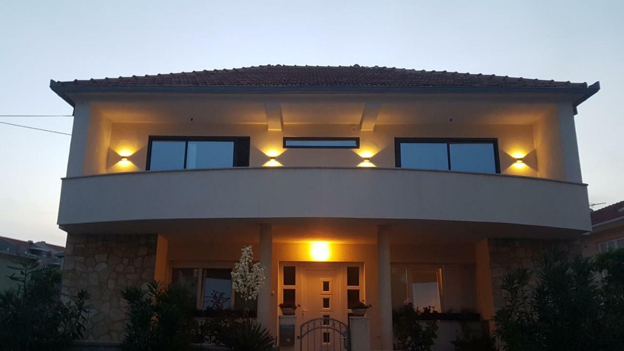 נין Holiday Home Velebit מראה חיצוני תמונה